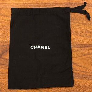 CHANEL Dust Bag - Black and White - 10 x 13